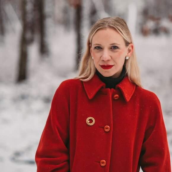 Meet Your Seller! 💜 - Picture 6 of 10